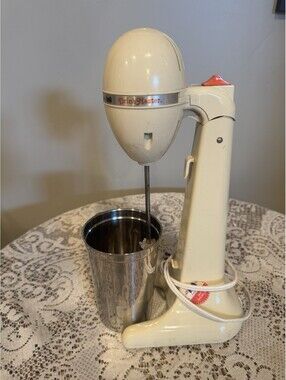 Vtg Beige Hamilton Beach Milk Shake/Malt Blender/Stainless Cup/Beater/Excellent.